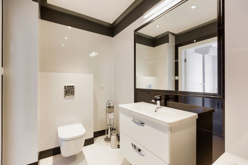 Bright, Inviting Bathroom
